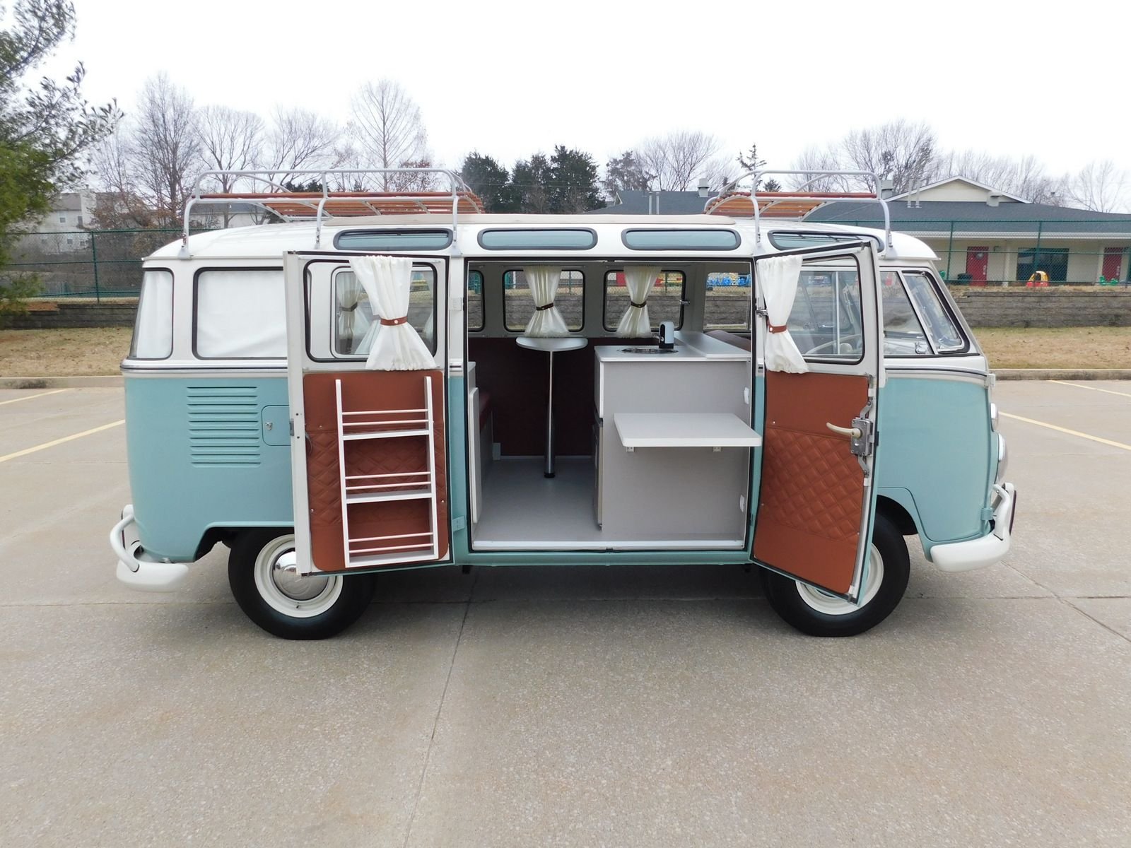 Foto van VOLKSWAGEN KOMBI