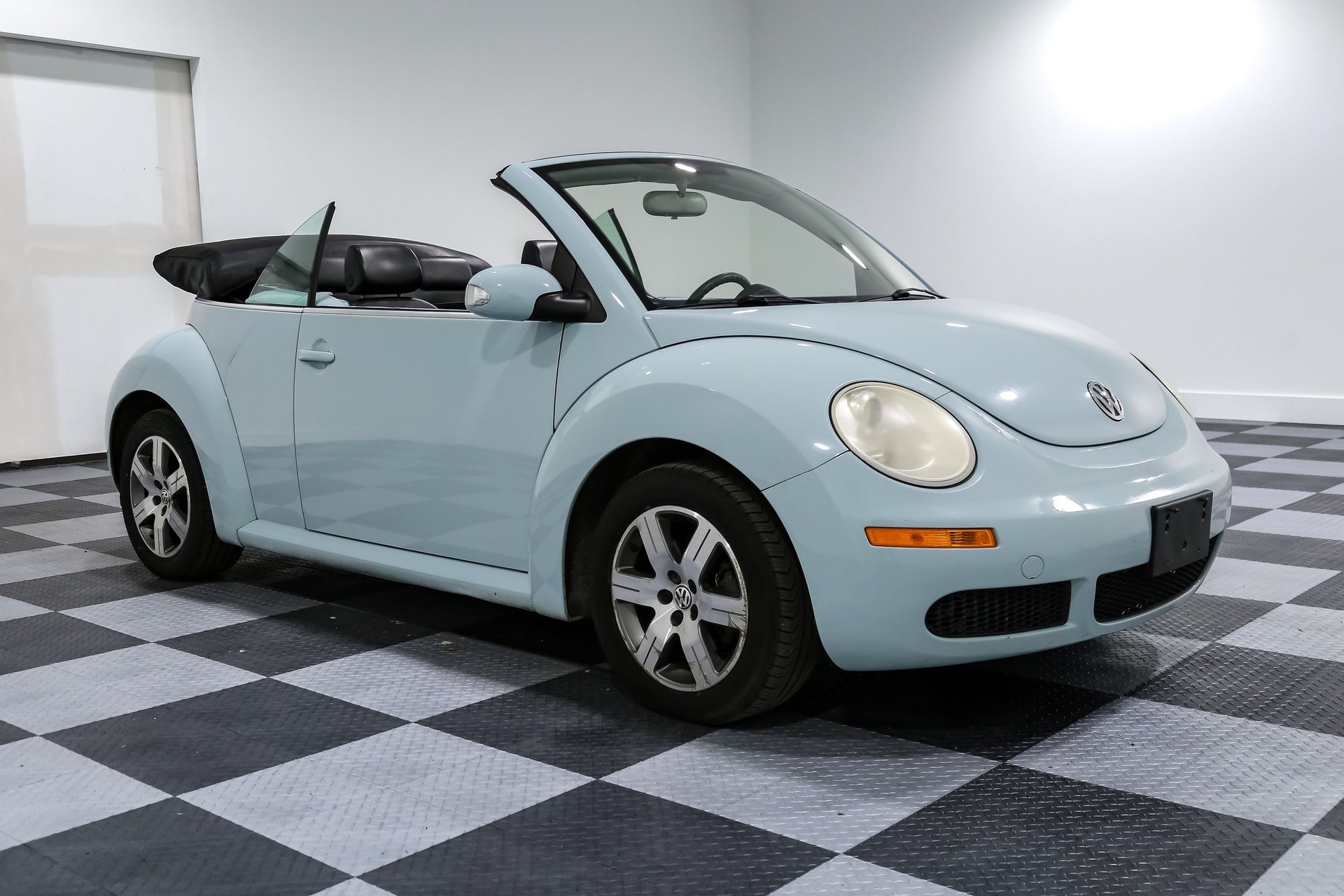 Foto van VOLKSWAGEN NEW BEETLE CABRIOLET