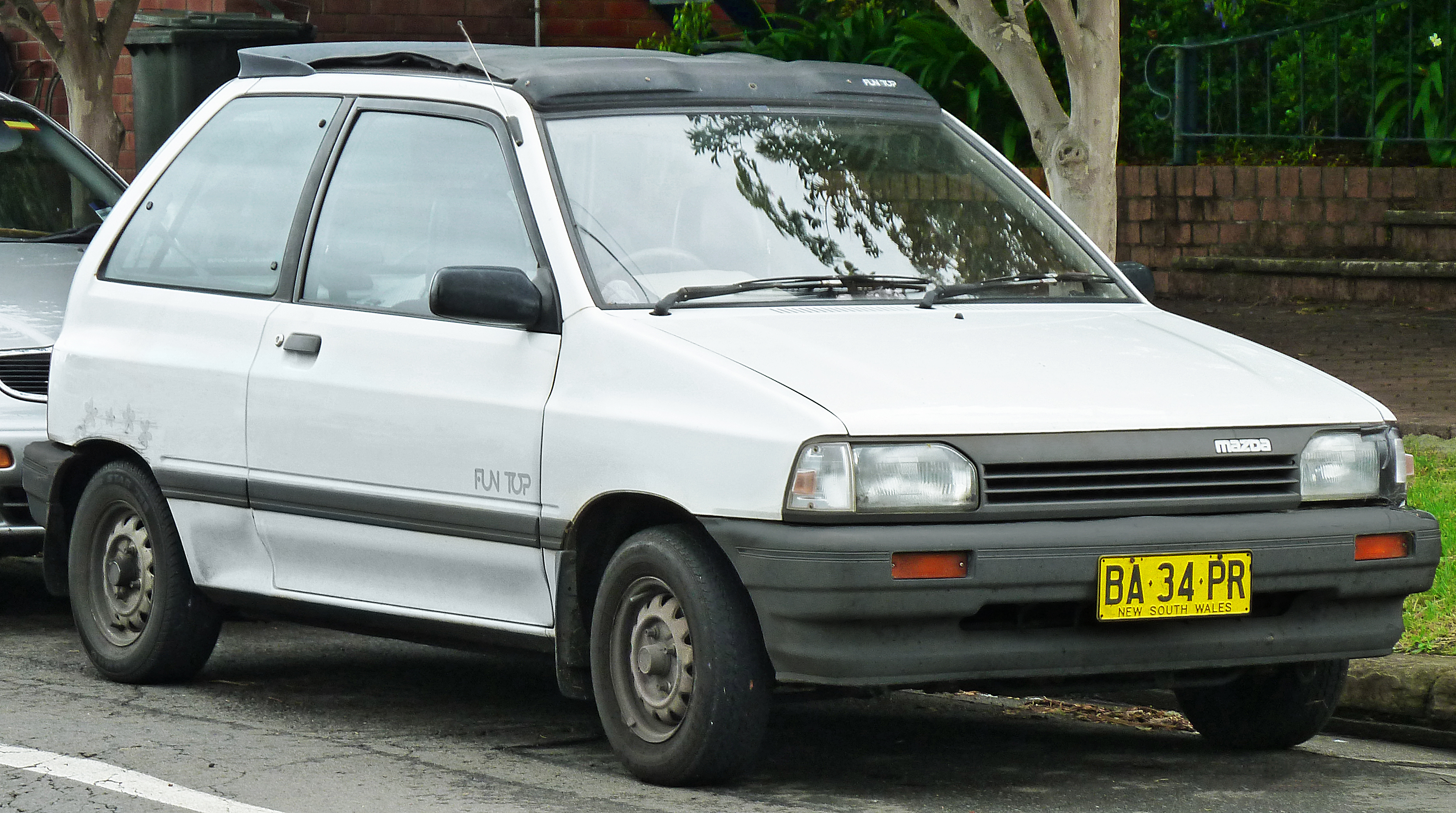 Foto van MAZDA MAZDA 121