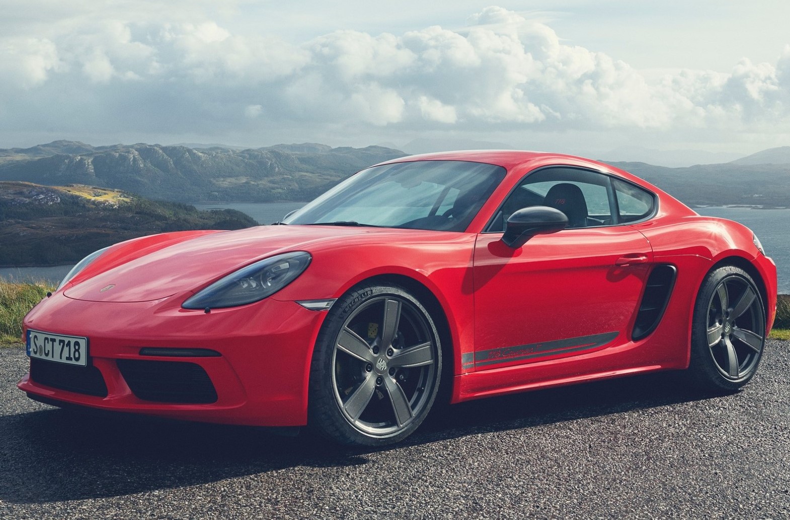 Foto van PORSCHE 718 CAYMAN T
