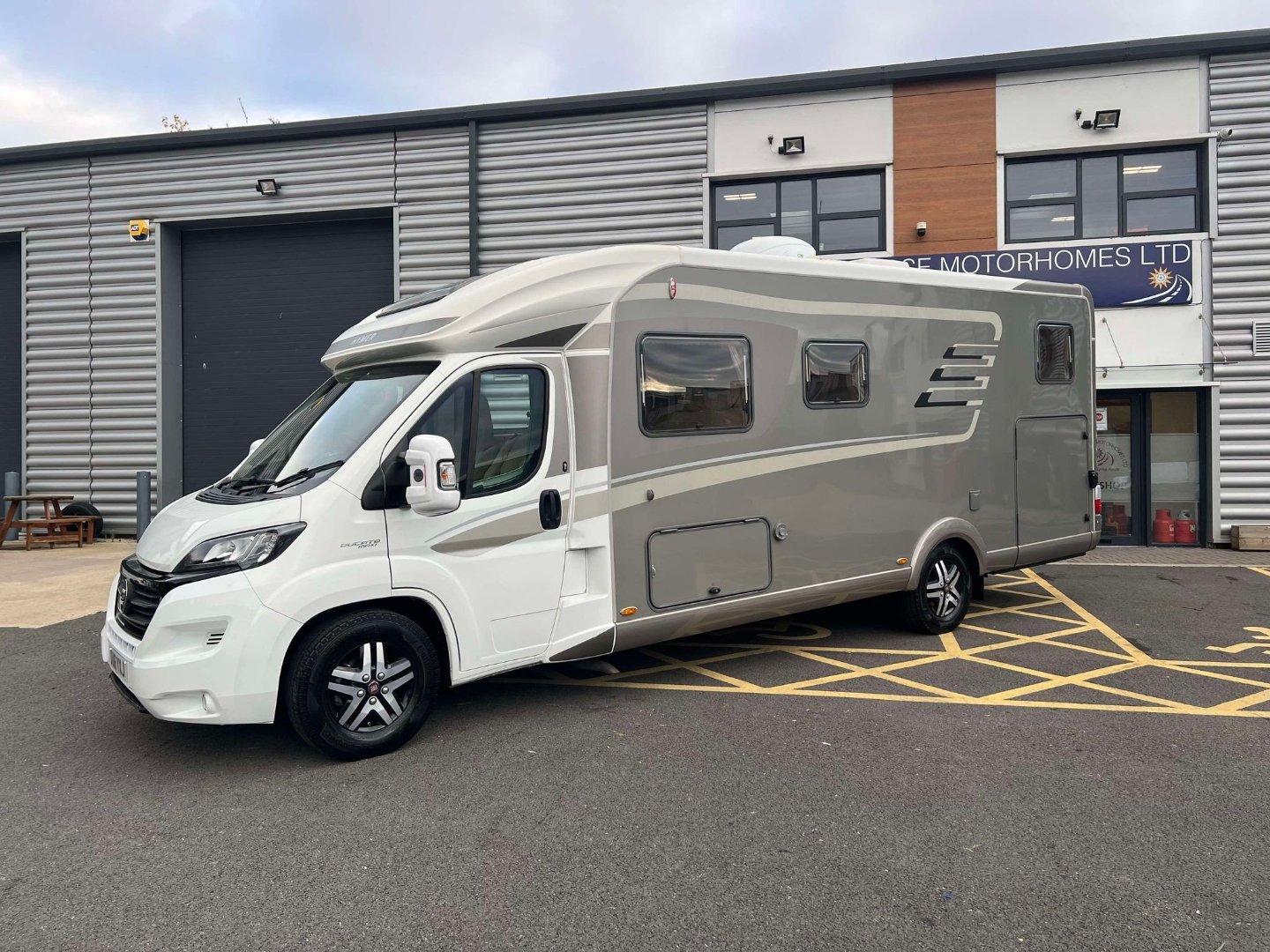 Foto van HYMER T 704 SL