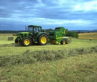 Foto van JOHN DEERE 6020