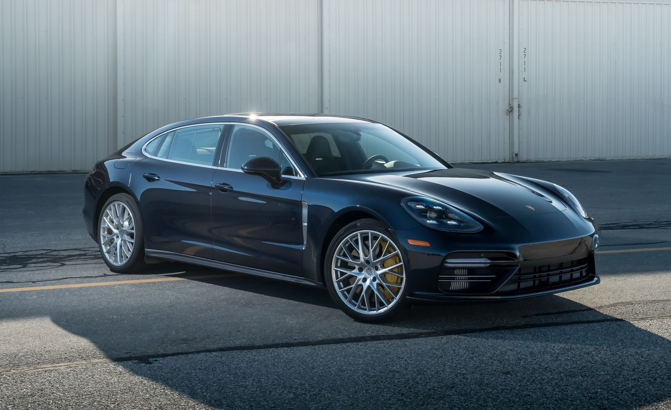 Foto van PORSCHE PANAMERA TURBO