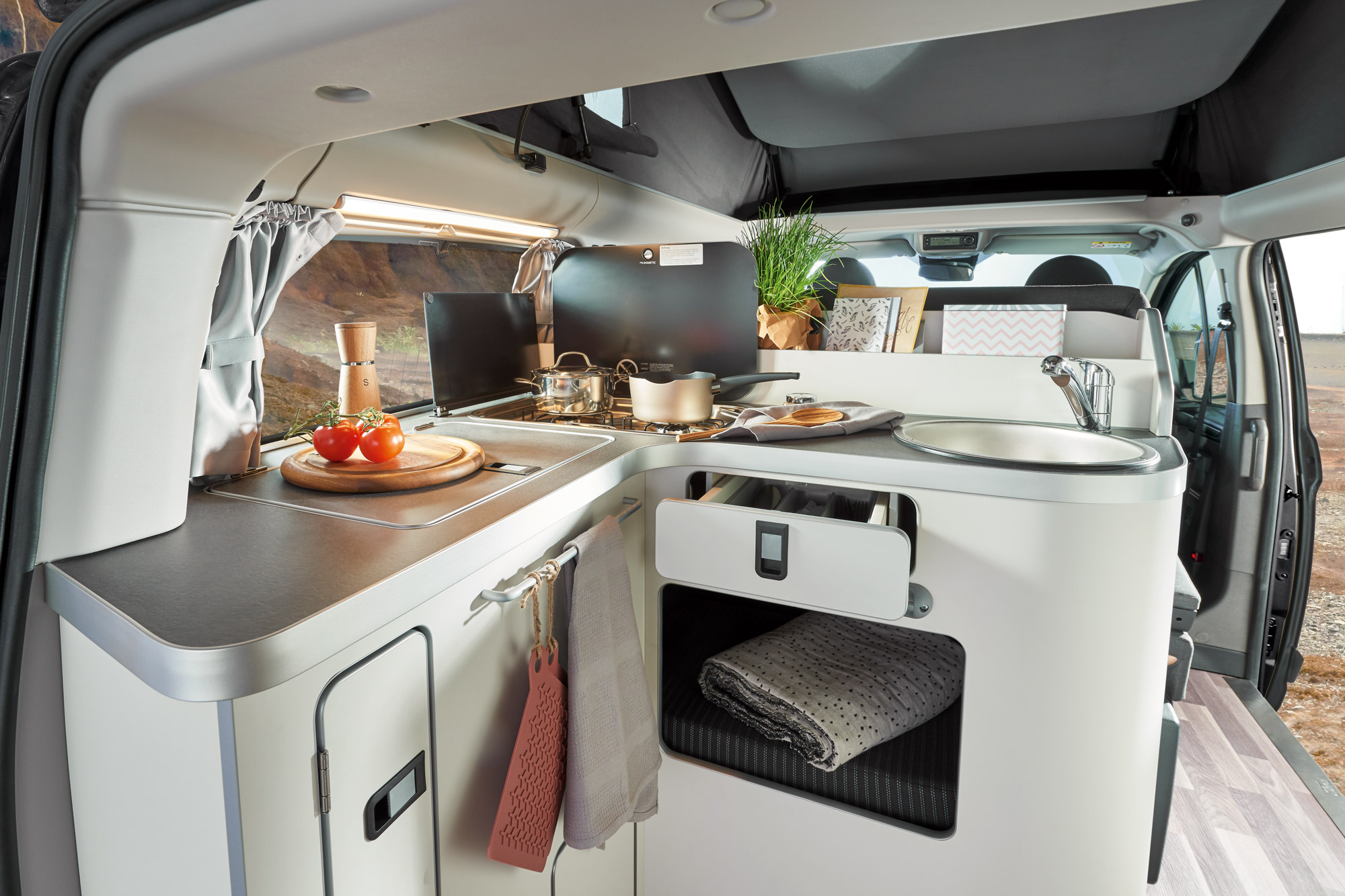 Foto van WESTFALIA NUGGET AUFSTELLDACH