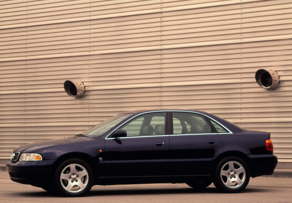 Foto van AUDI 8D  AUDI A4