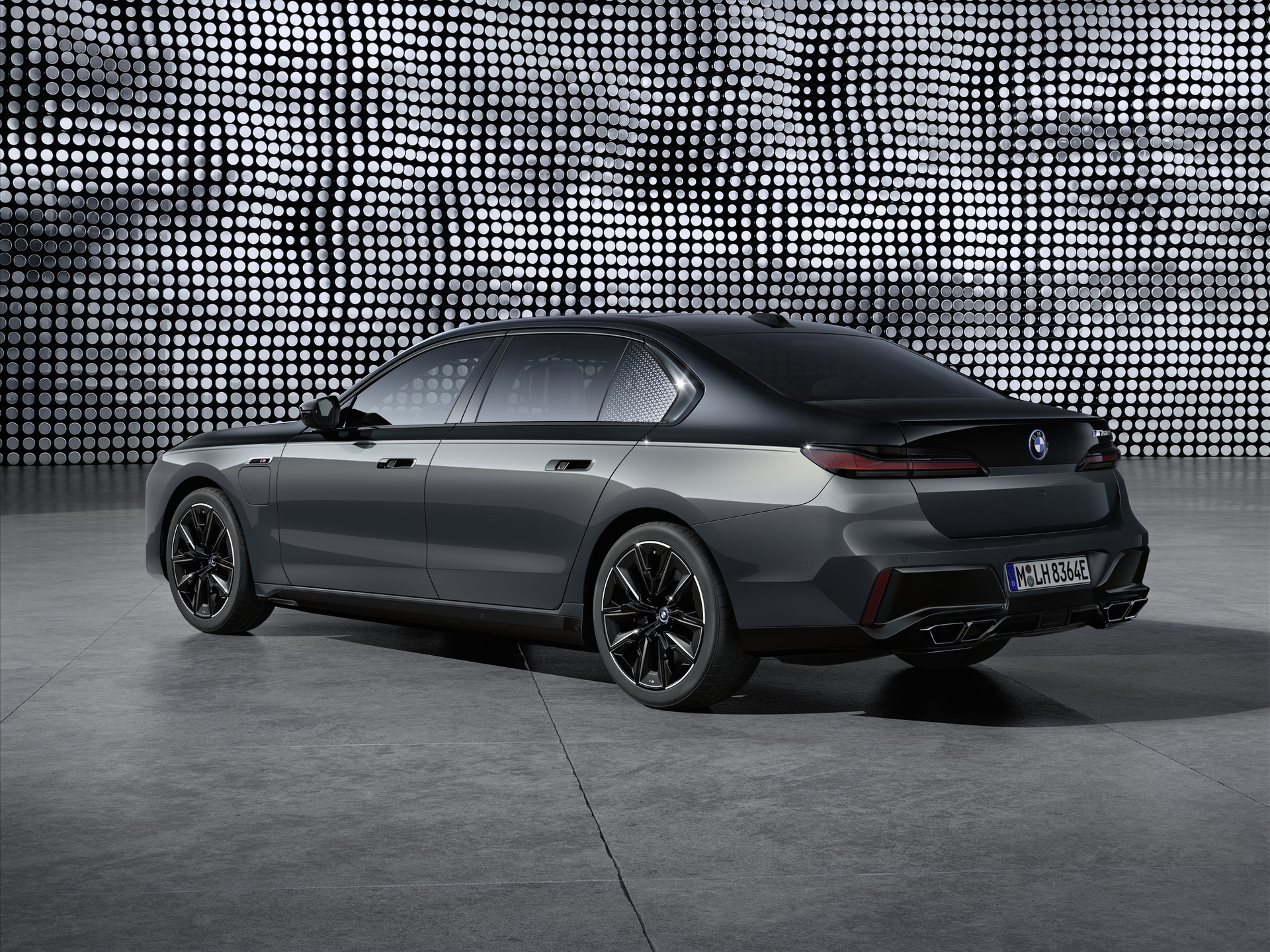 Foto van BMW M760E XDRIVE