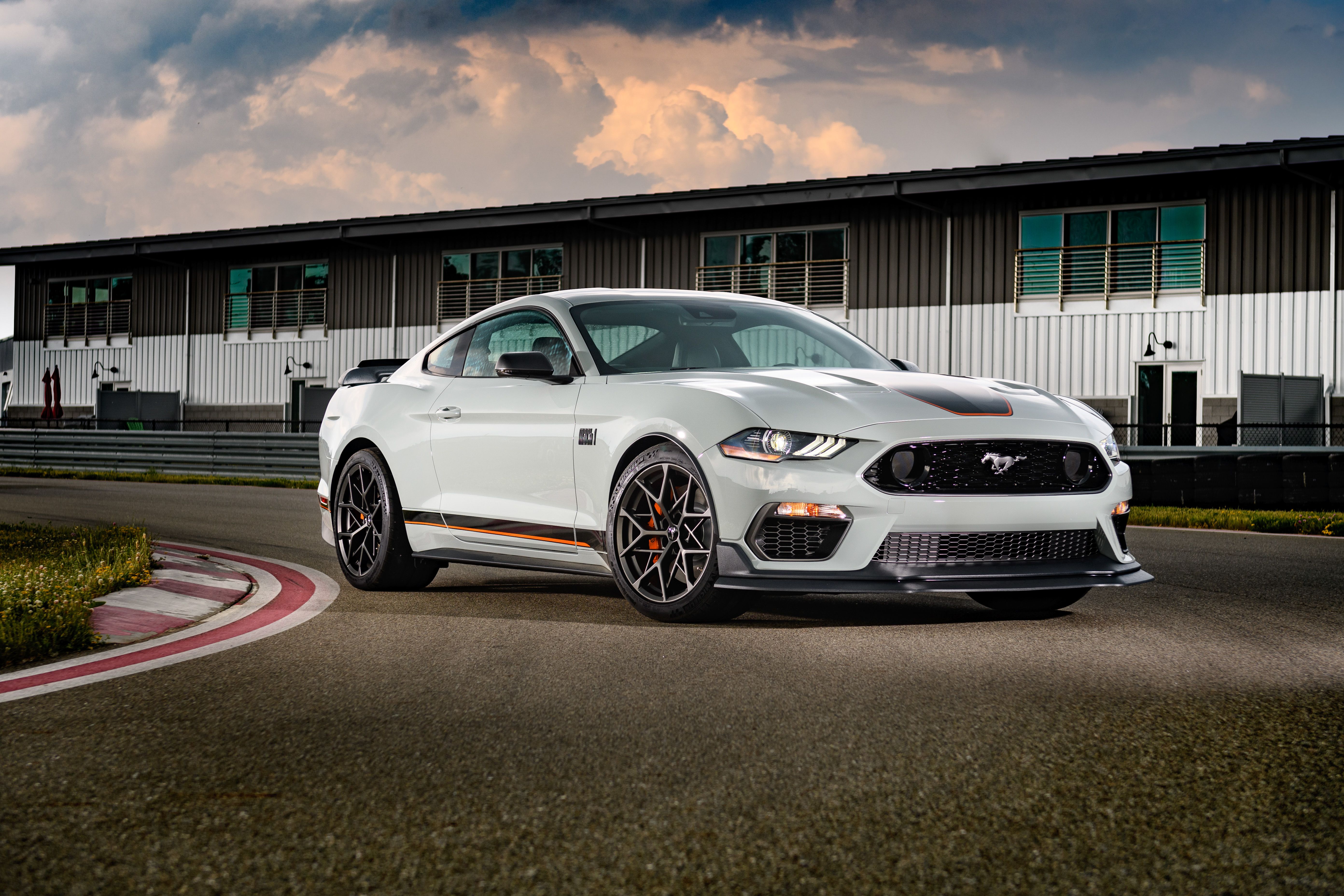 Ford Mustang  2021 - voorkant