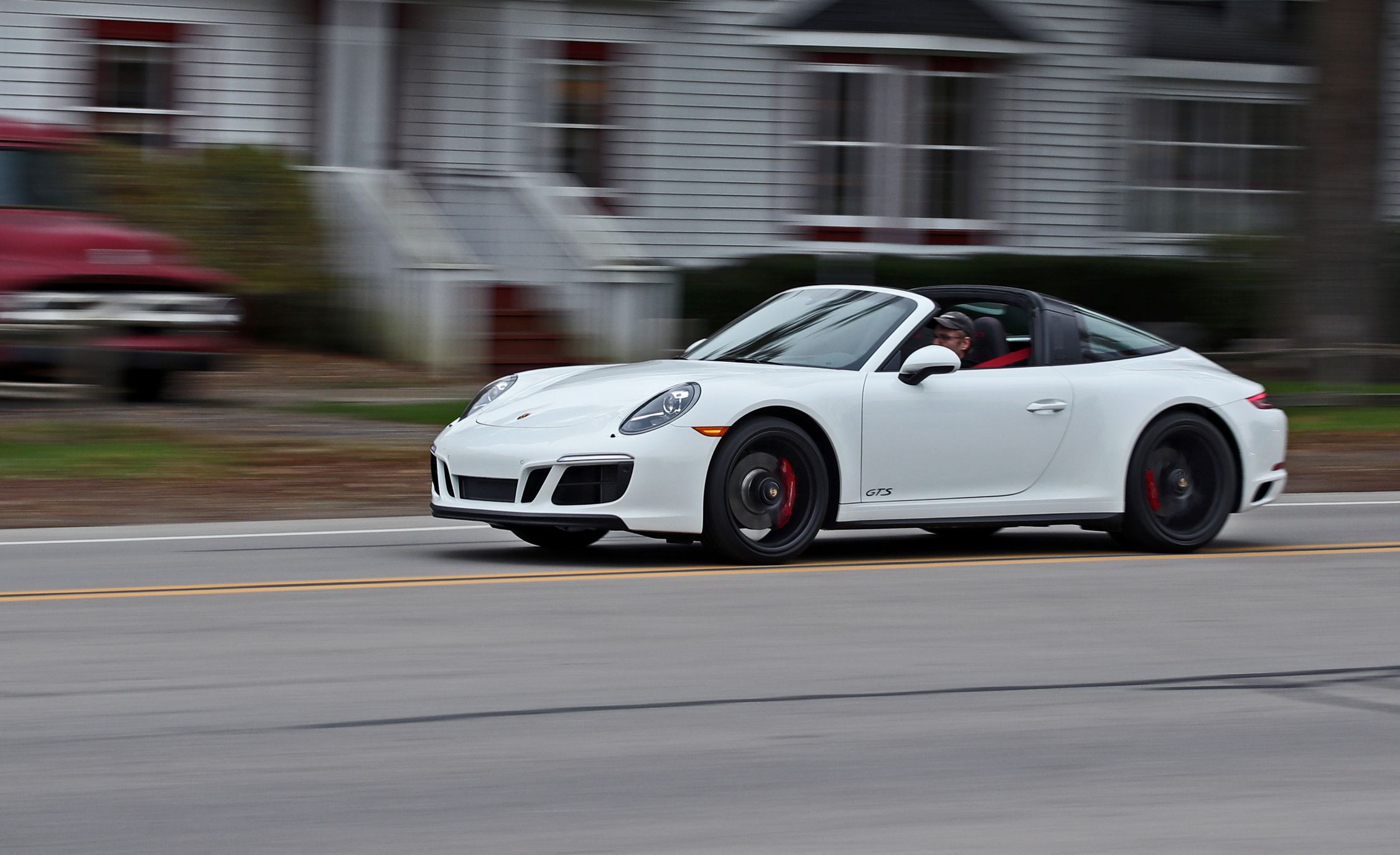 Foto van PORSCHE 911 TARGA 4 GTS