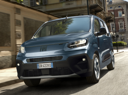 Fiat E-doblo  2024 - voorkant