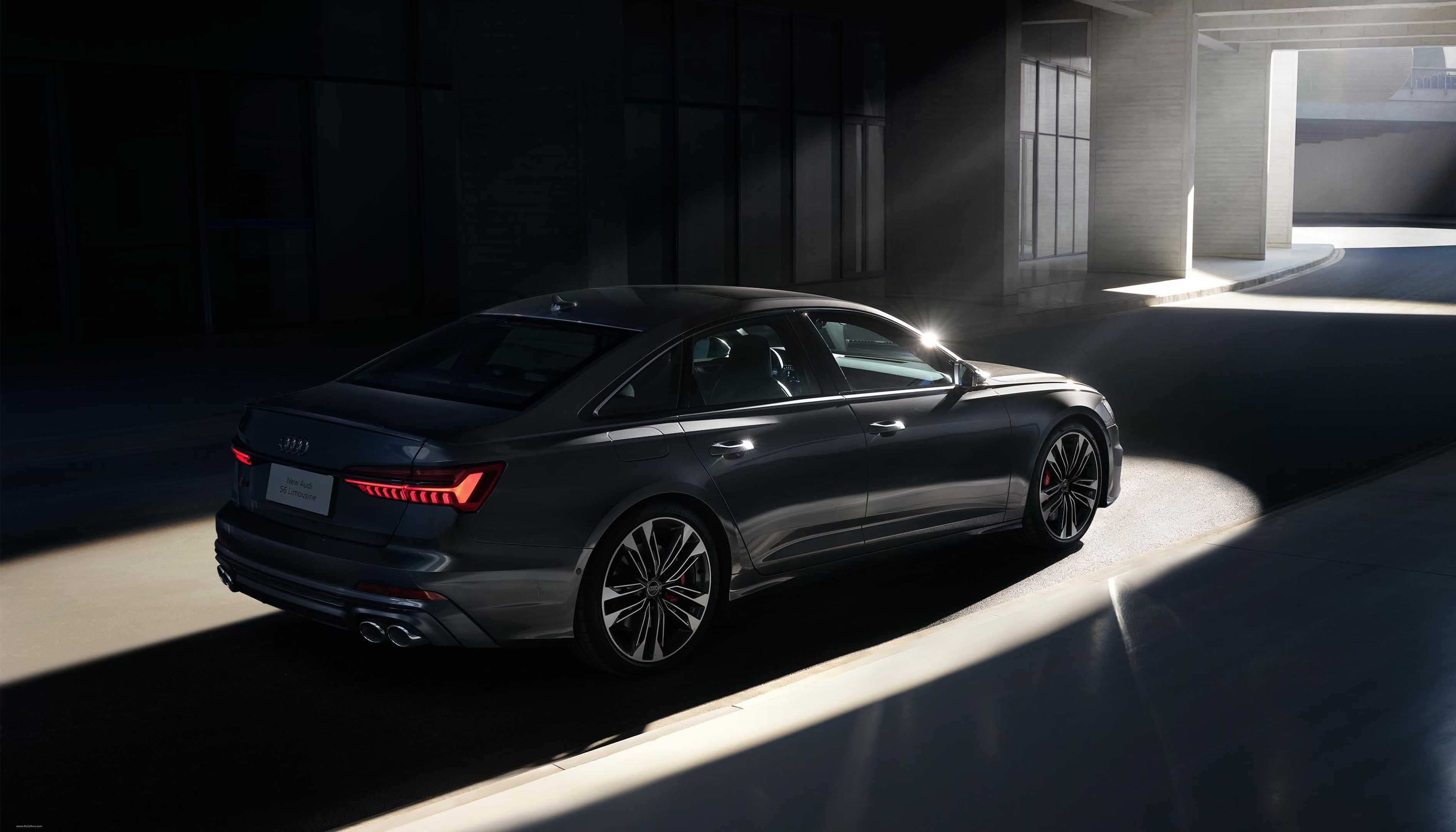 Foto van AUDI S6 LIMOUSINE