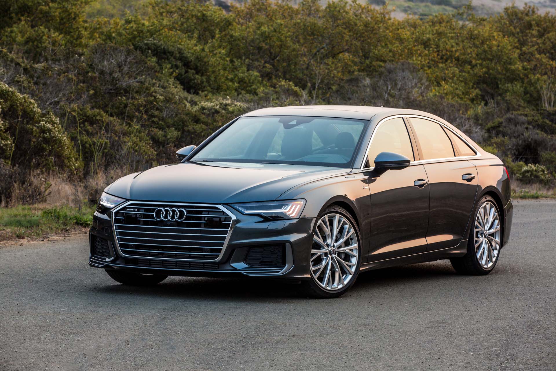 Foto van AUDI S6 LIMOUSINE
