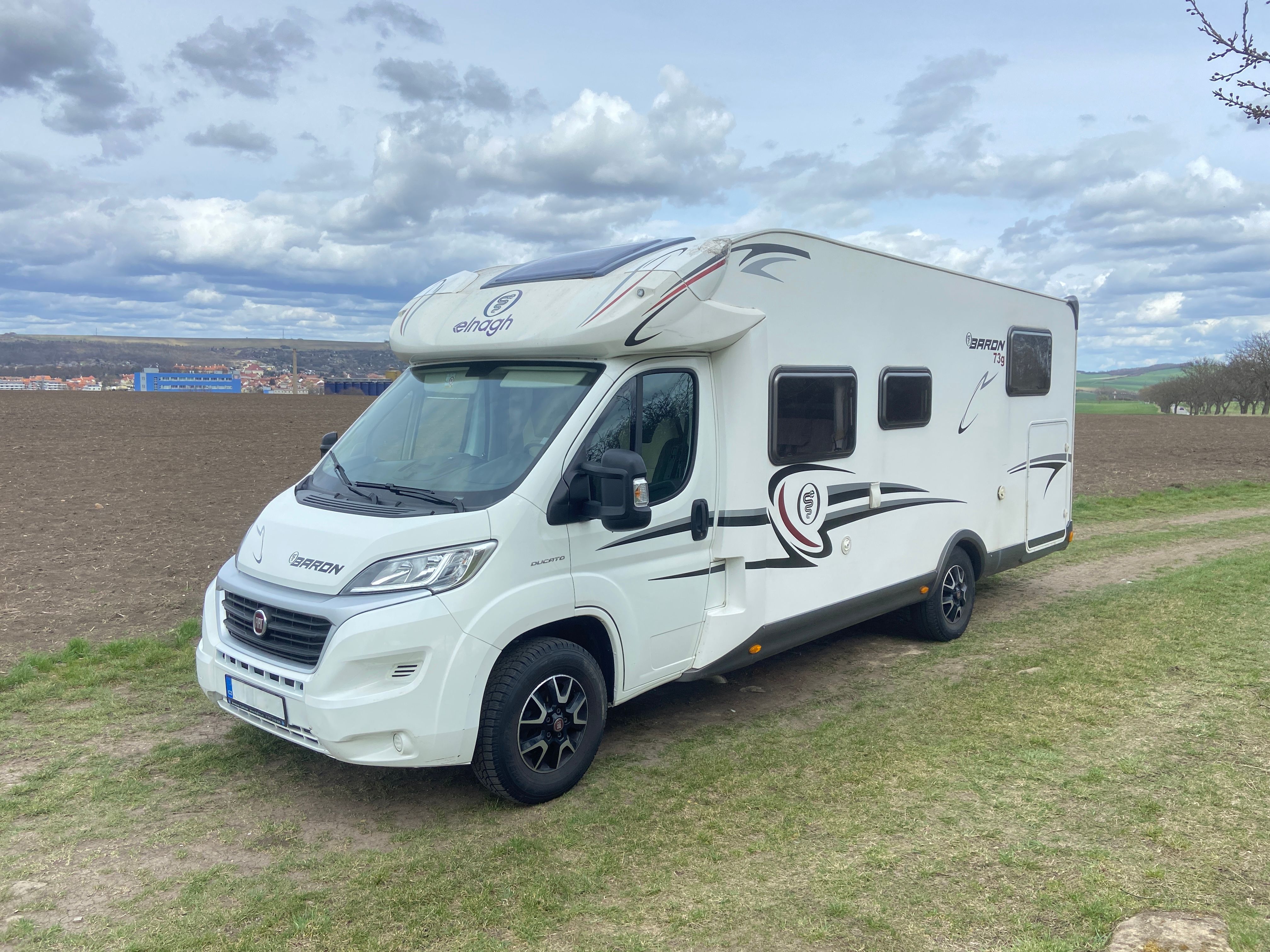 Foto van ELNAGH BARON 73