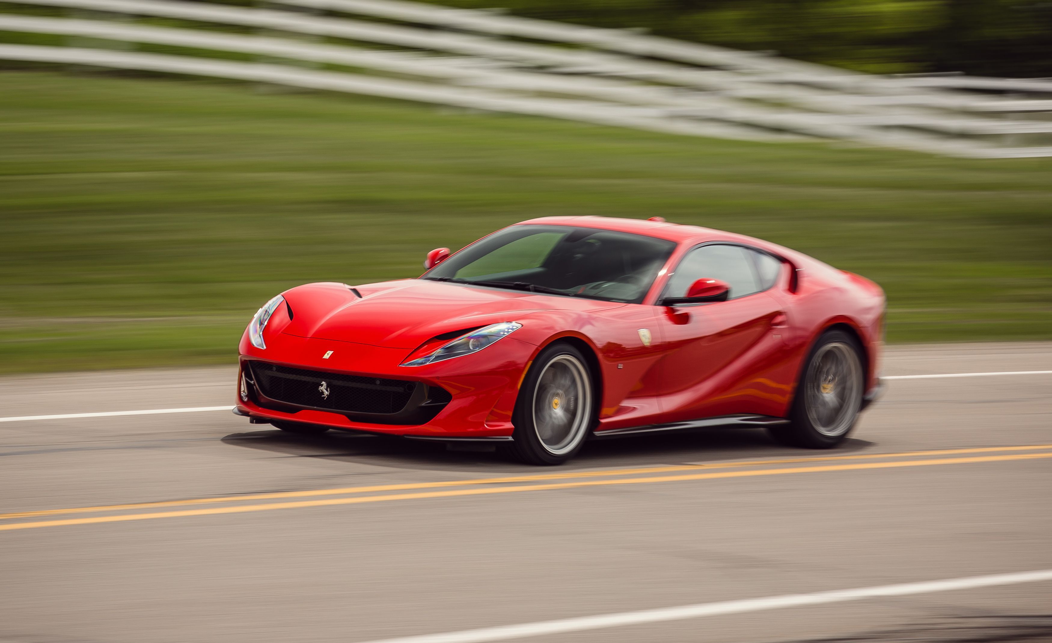 Foto van FERRARI 812 SUPERFAST