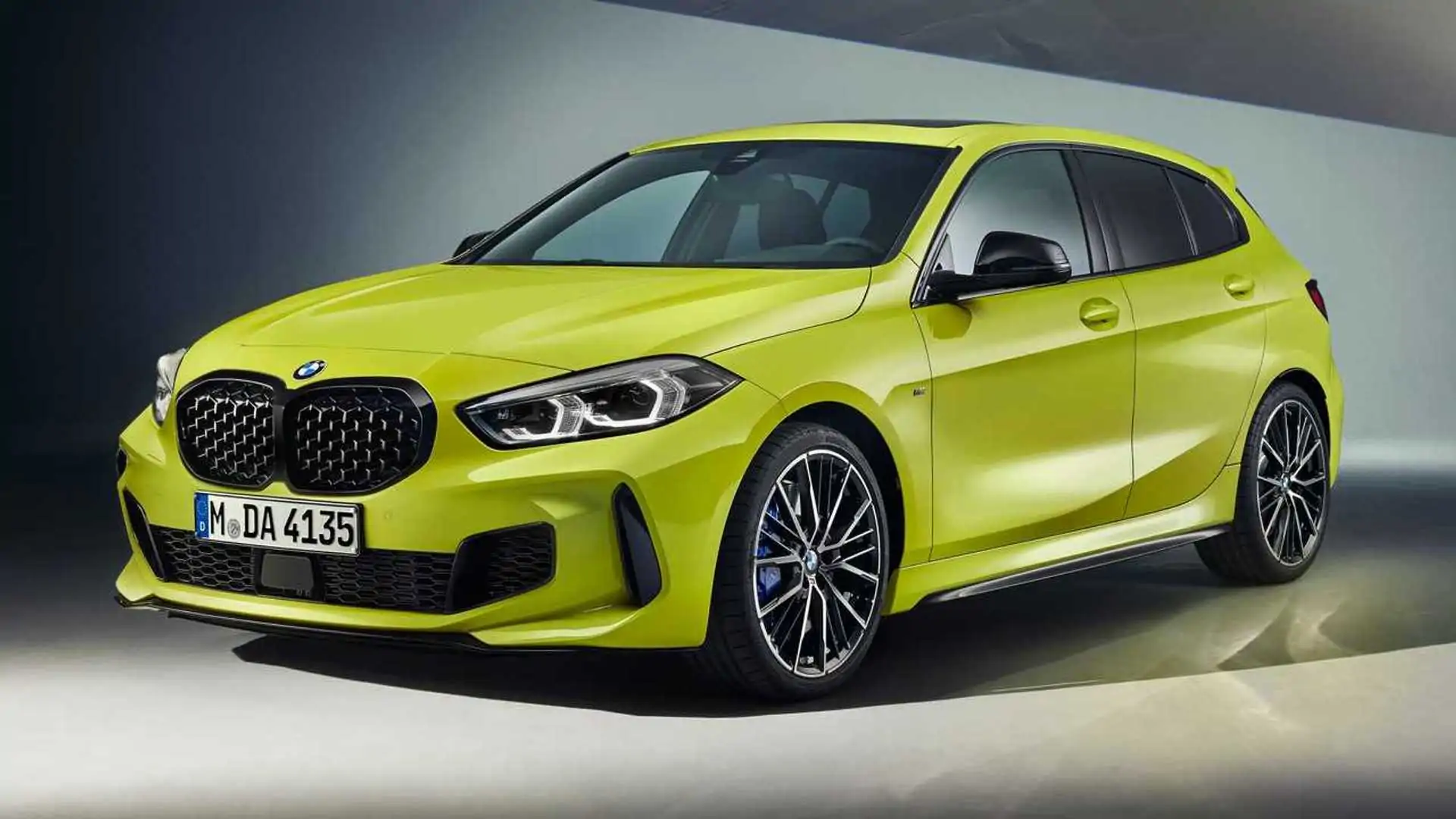 Foto van BMW M135I XDRIVE