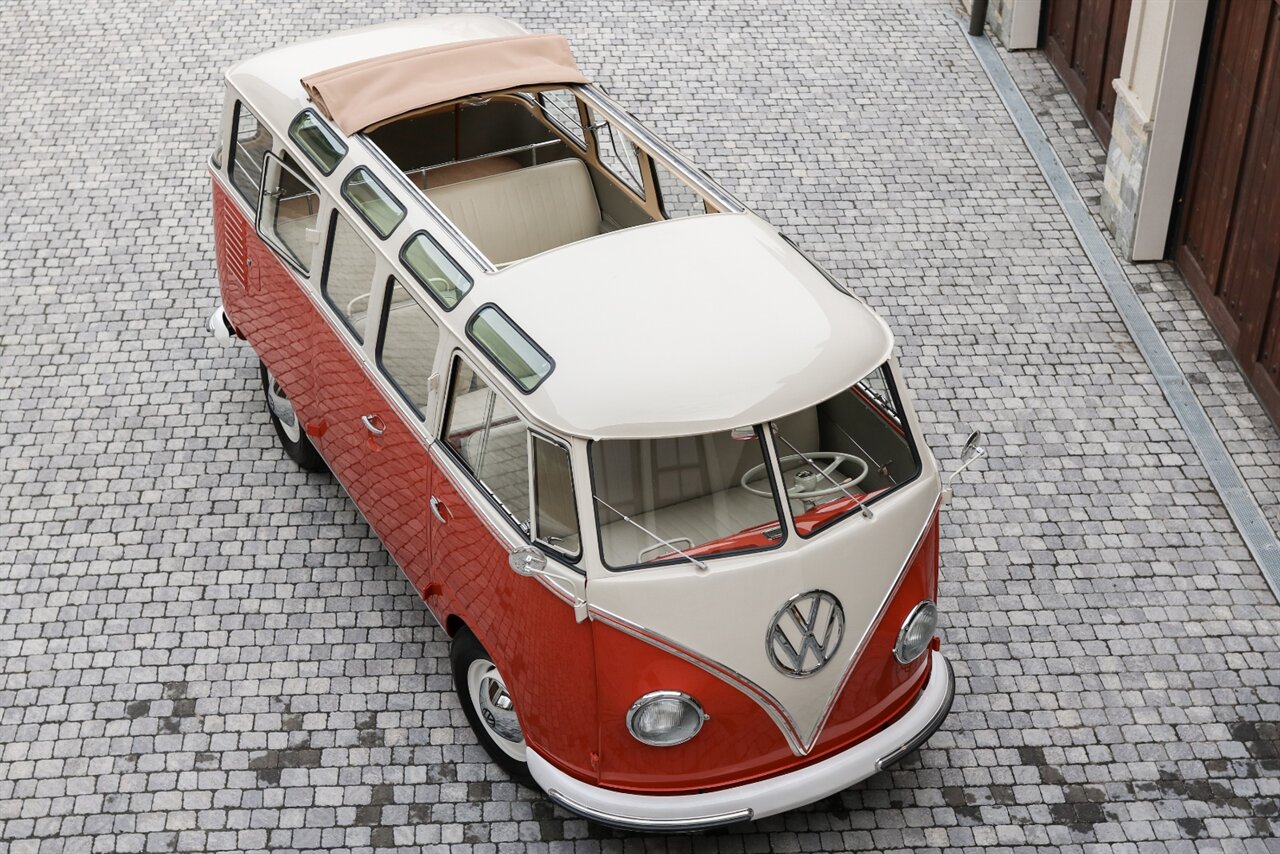 Foto van VOLKSWAGEN KOMBI