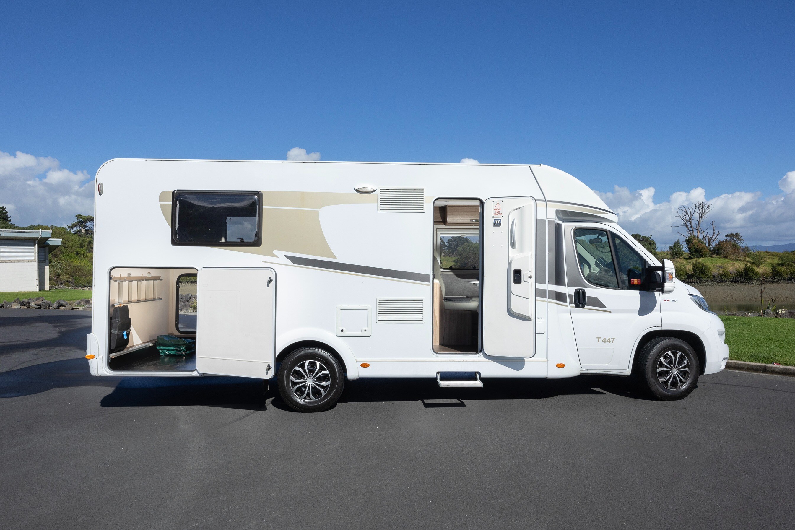 Foto van CAPRON T135