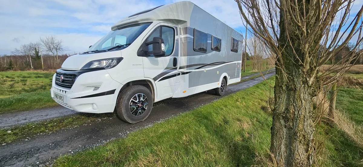 Foto van CAPRON T69L
