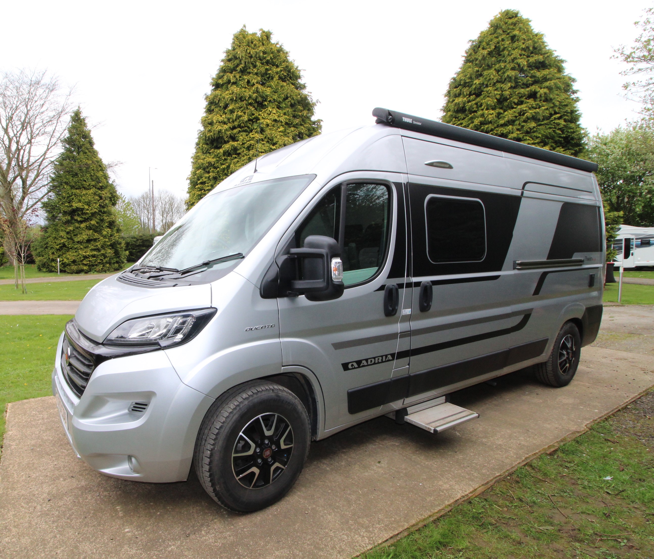 Foto van ADRIA TWIN 600 SPB FAMILY