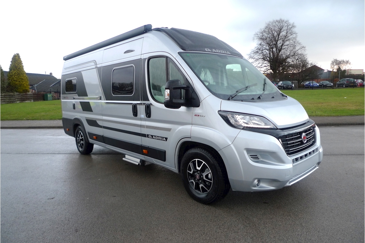 Foto van ADRIA TWIN 640 SGX