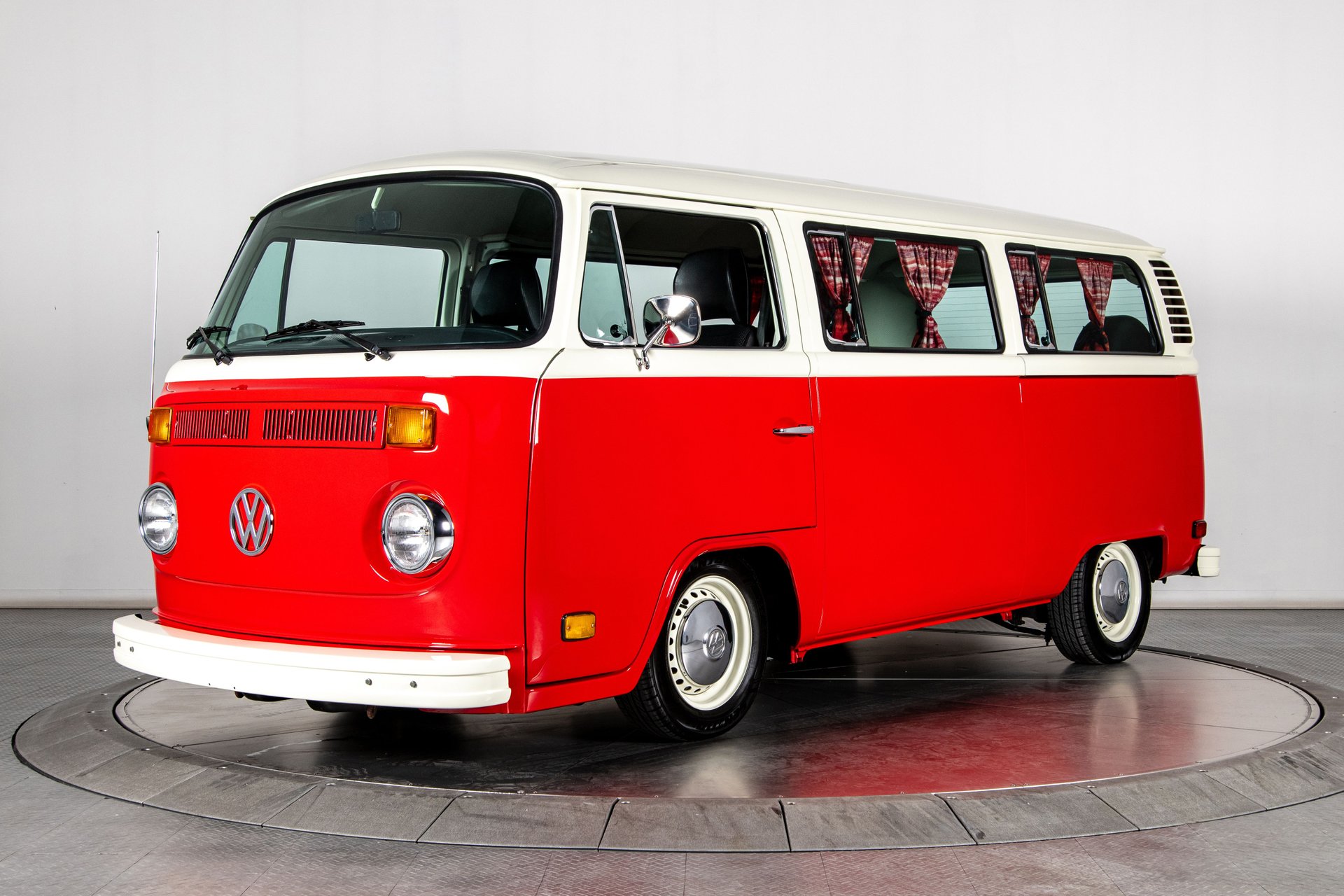 Foto van VOLKSWAGEN KOMBI