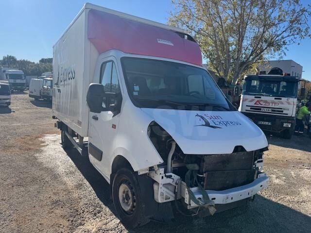 Renault Master 6x2  2025 - voorkant