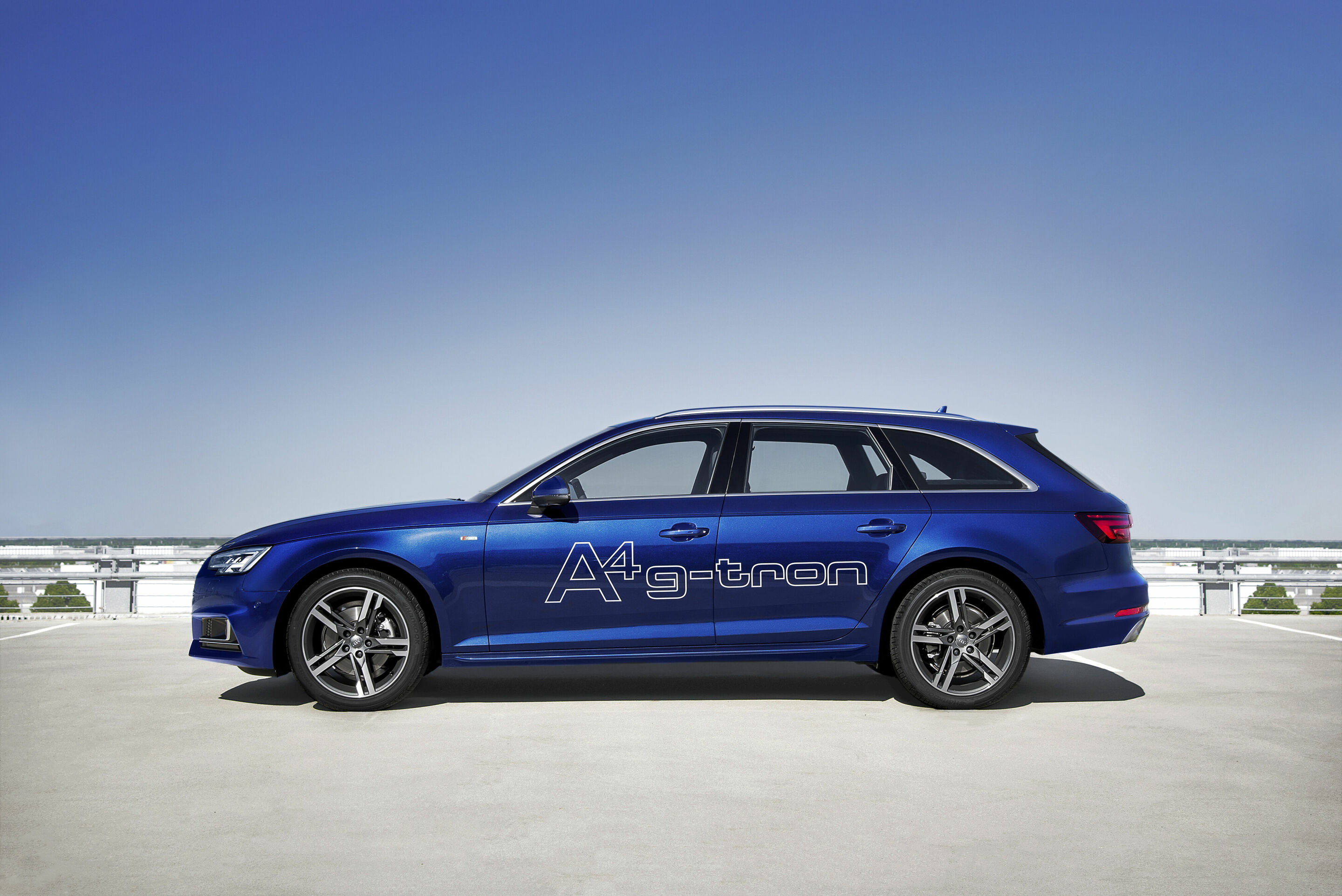 Foto van AUDI A4 AVANT G-TRON