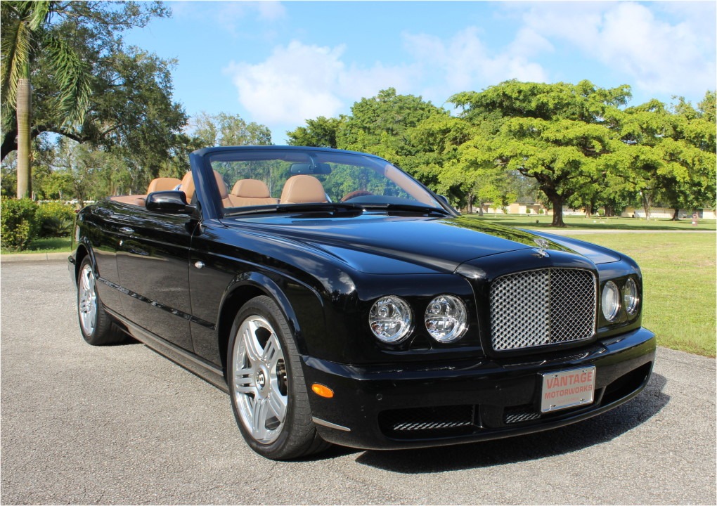 Foto van BENTLEY AZURE
