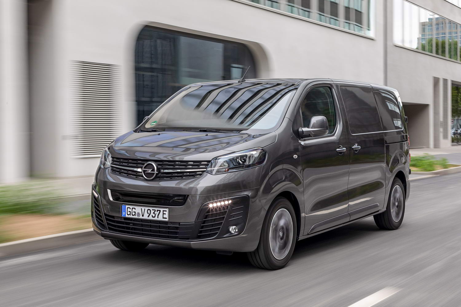 Opel Vivaro  2021 - voorkant