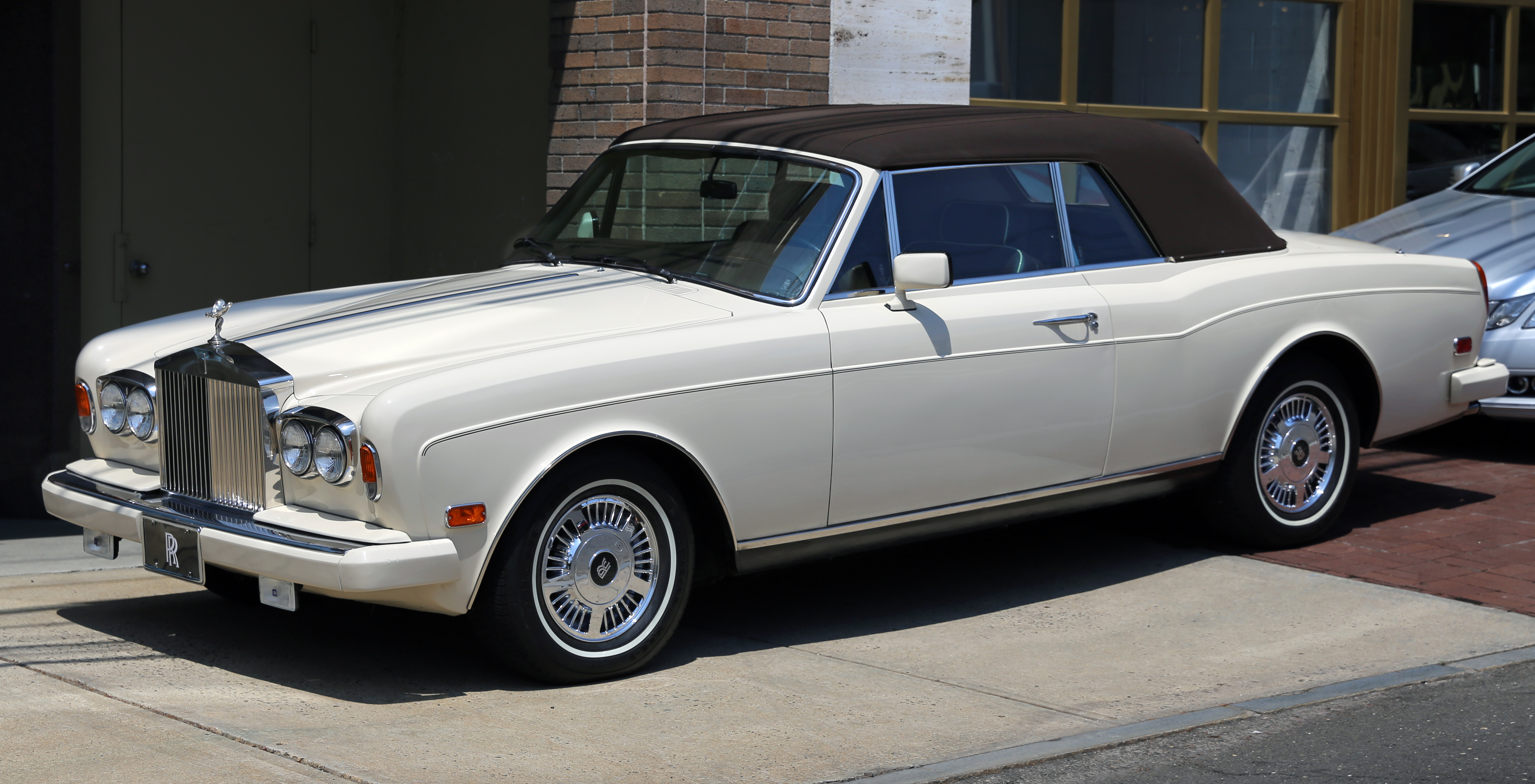 Rolls Royce Corniche  1982 - voorkant