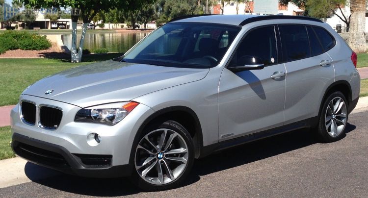 BMW X1 xDrive 18d  2011 - voorkant