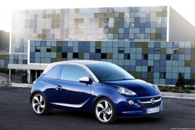 Opel Adam  2015 - voorkant