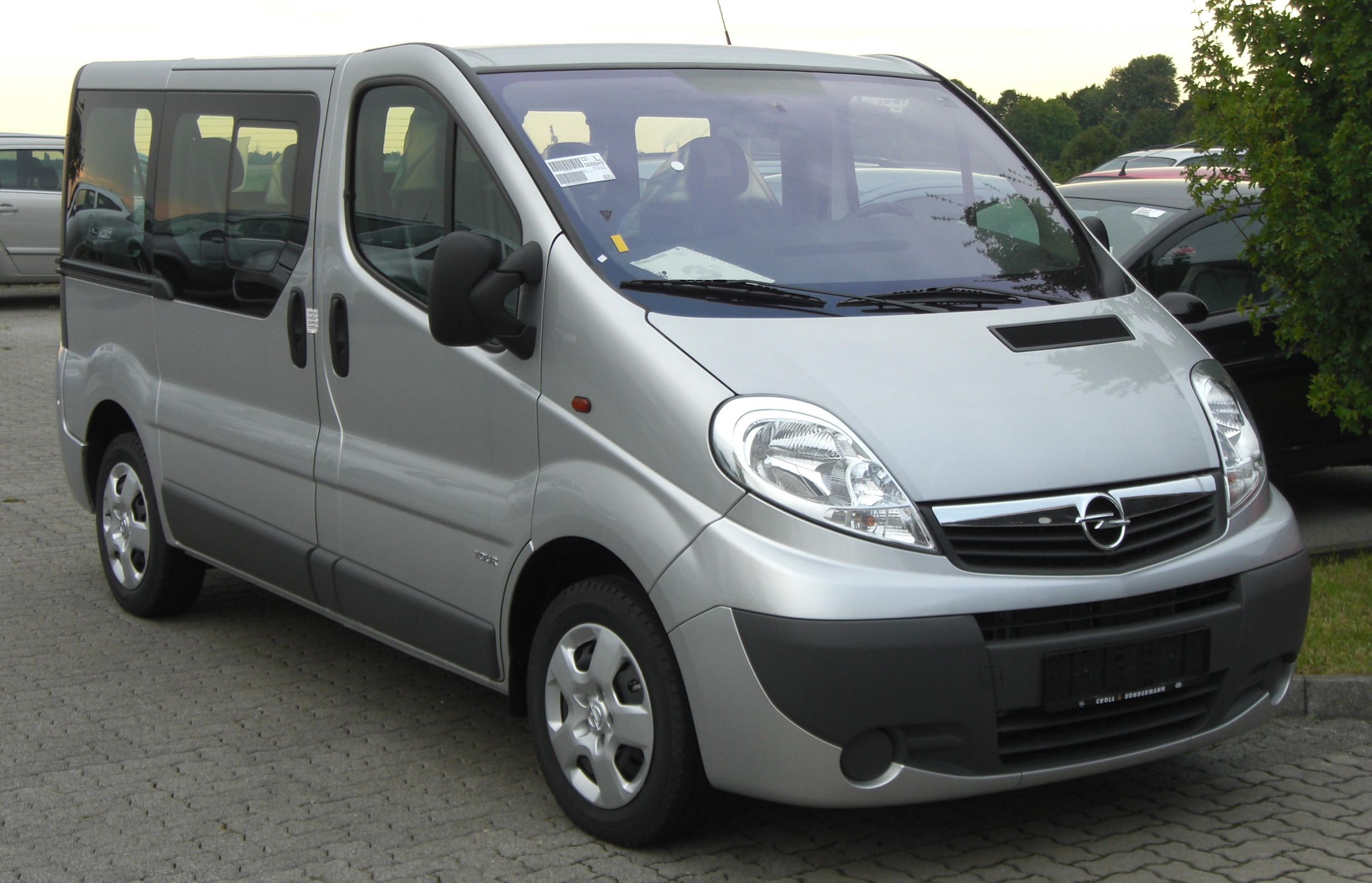Opel Vivaro  2011 - voorkant