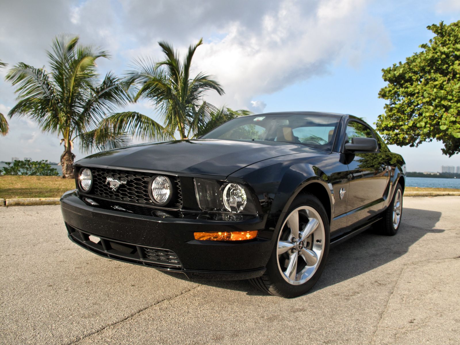 Ford Mustang  2009 - voorkant