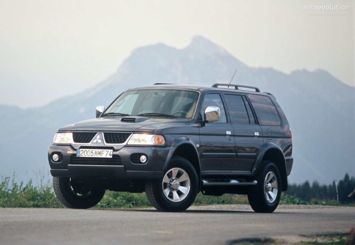 Mitsubishi Pajero Sport  2005 - voorkant