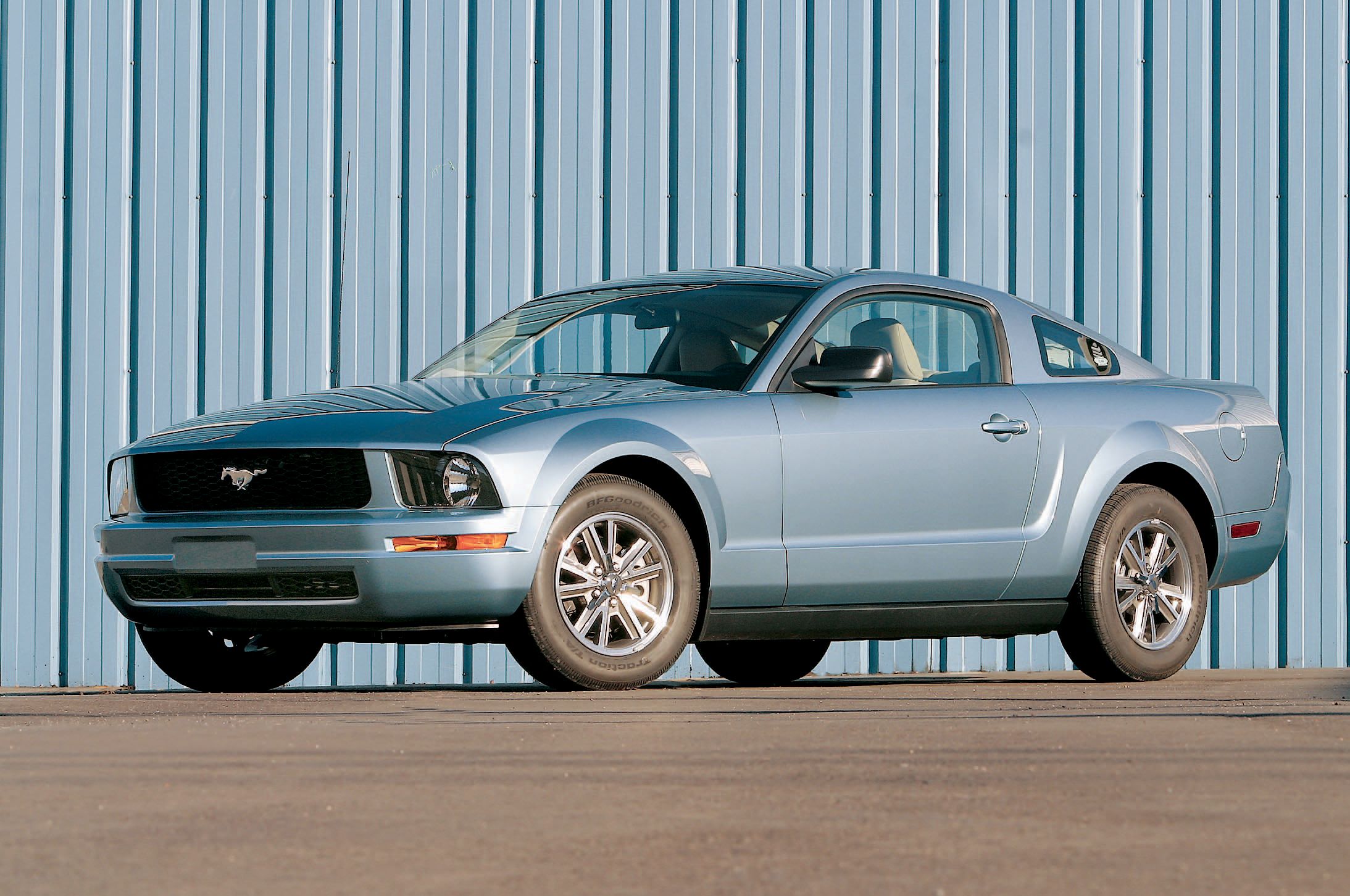 Ford Mustang  2005 - voorkant