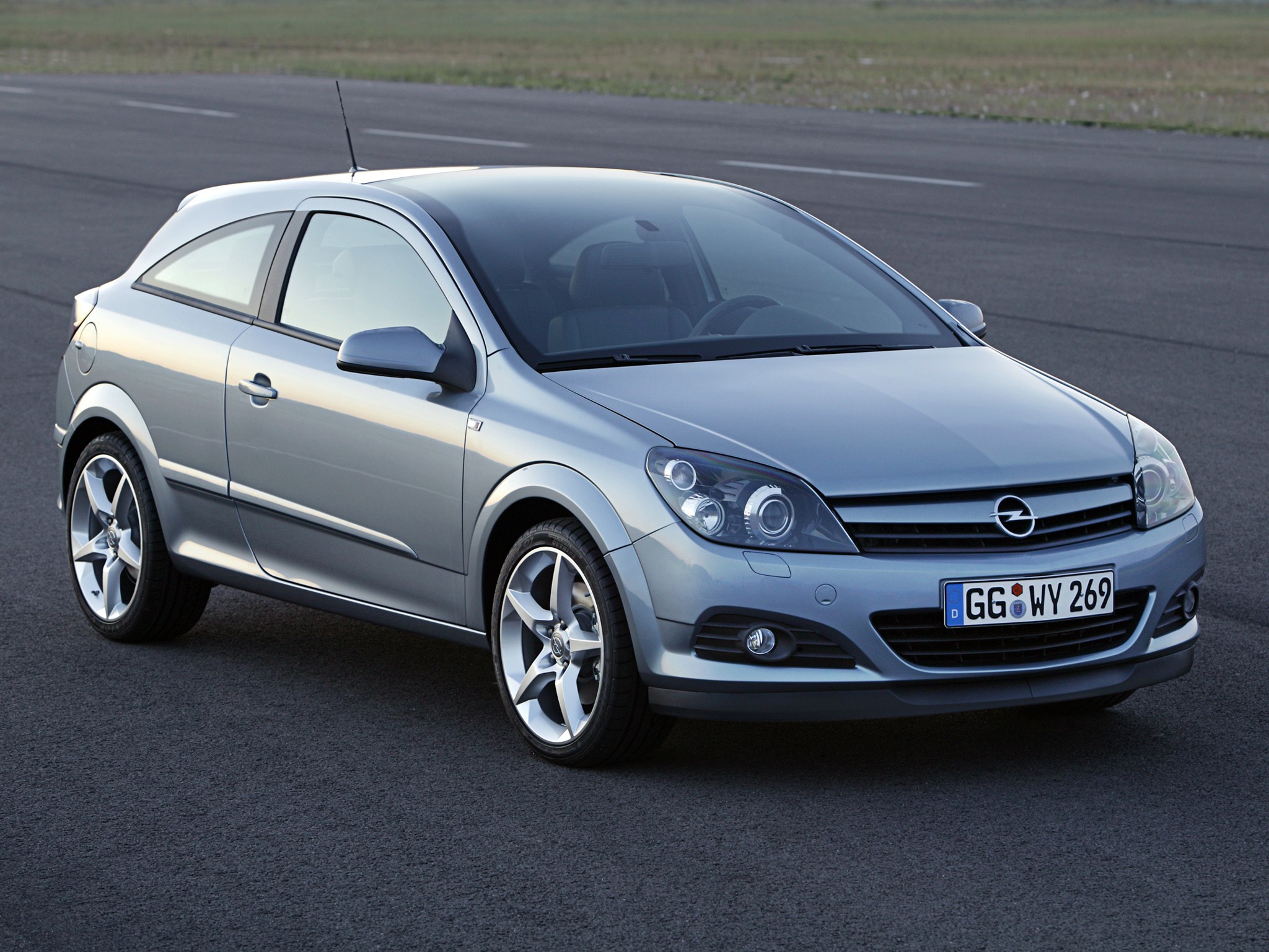 Opel Astra GTC  2008 - voorkant
