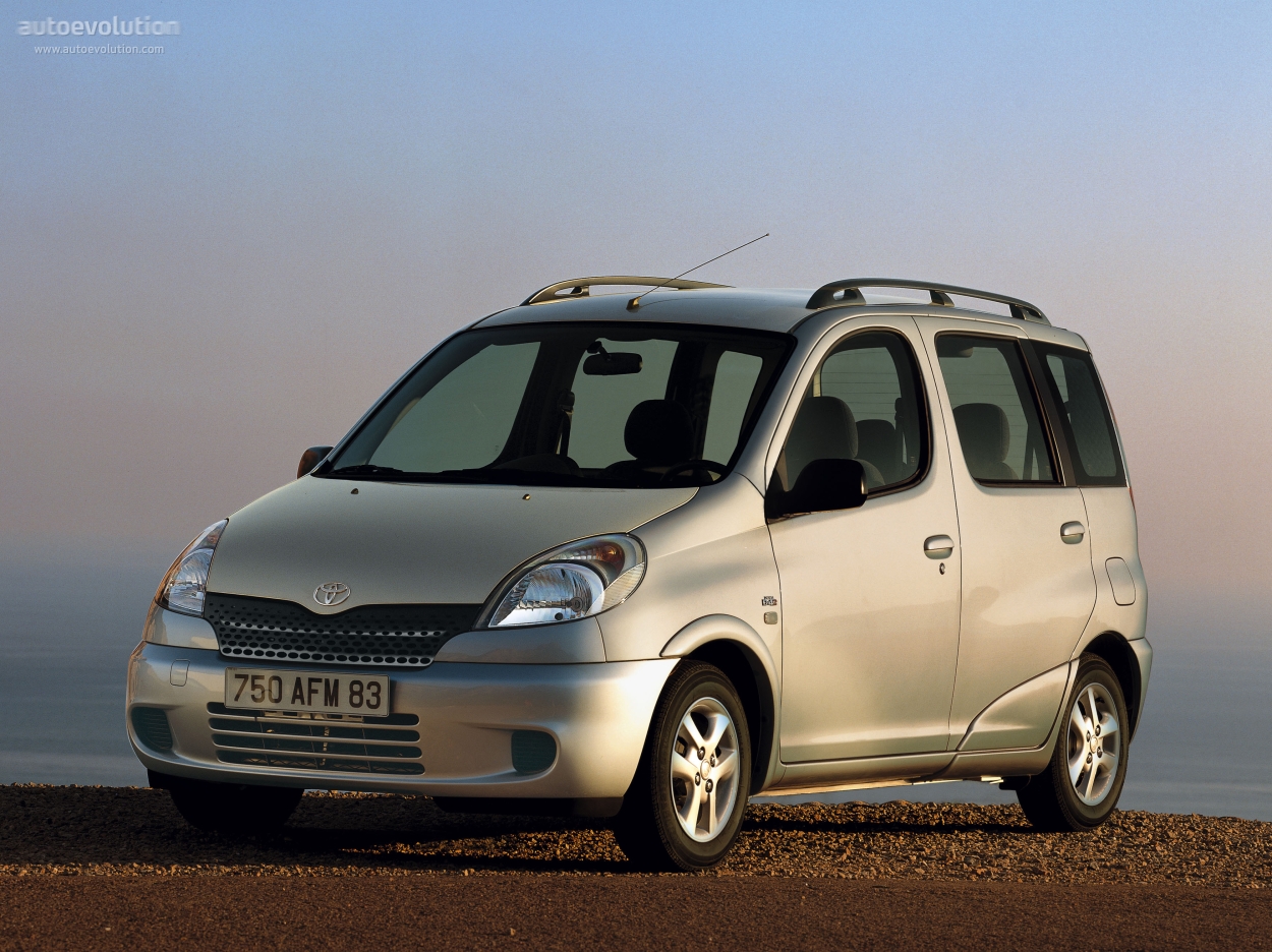 Foto van TOYOTA TOYOTA YARIS VERSO
