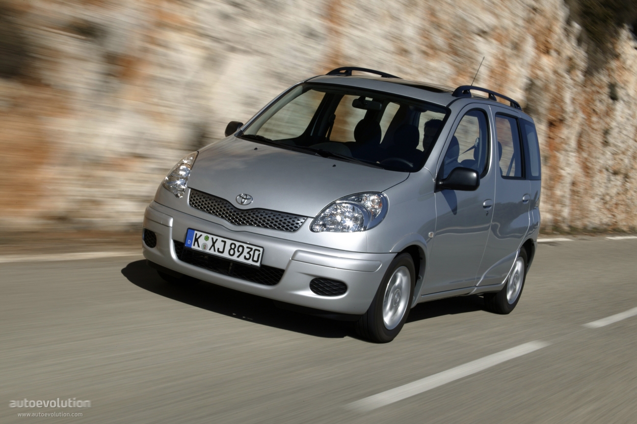 Foto van TOYOTA TOYOTA YARIS VERSO