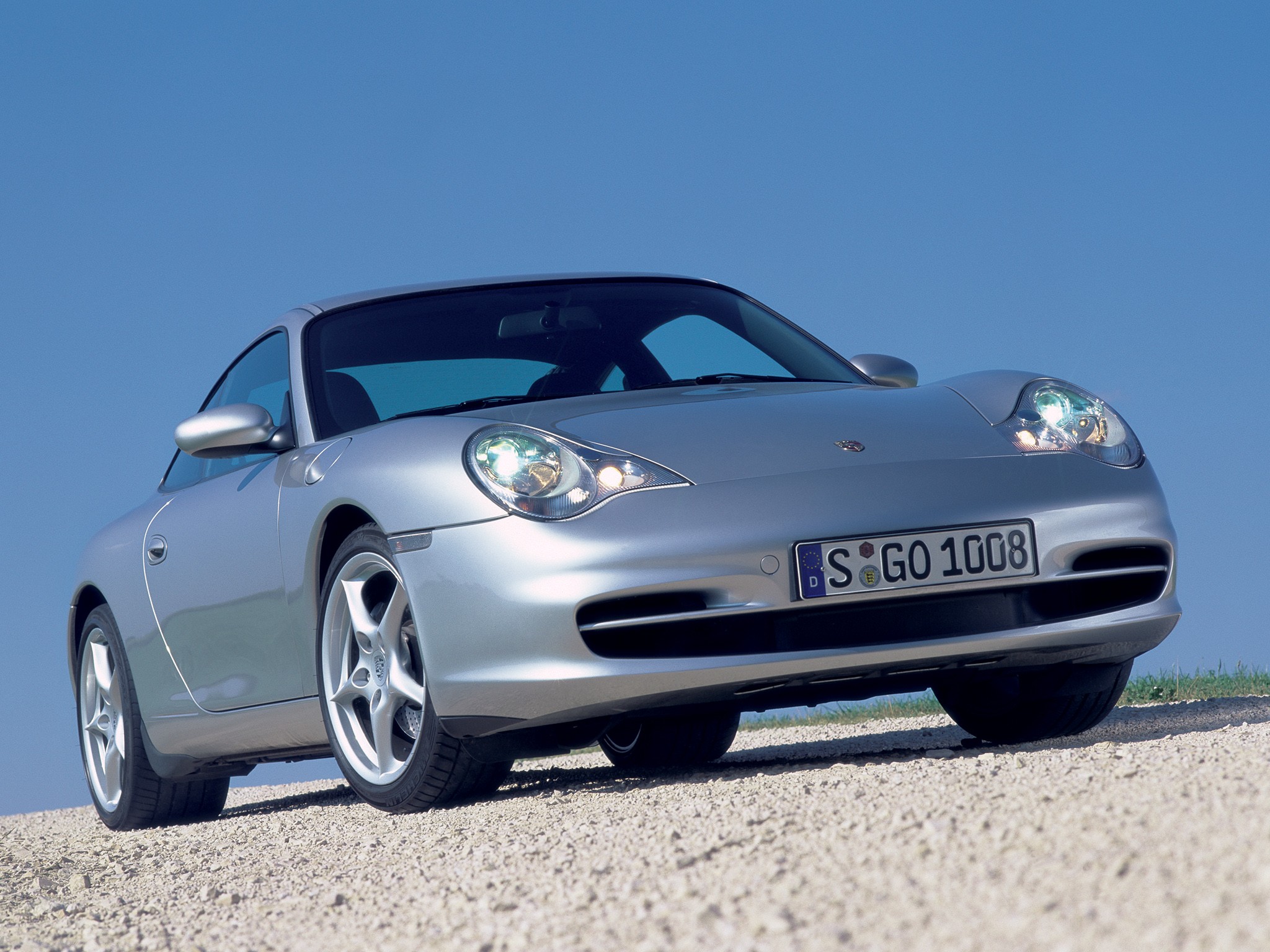 Foto van PORSCHE 911 CARRERA 4