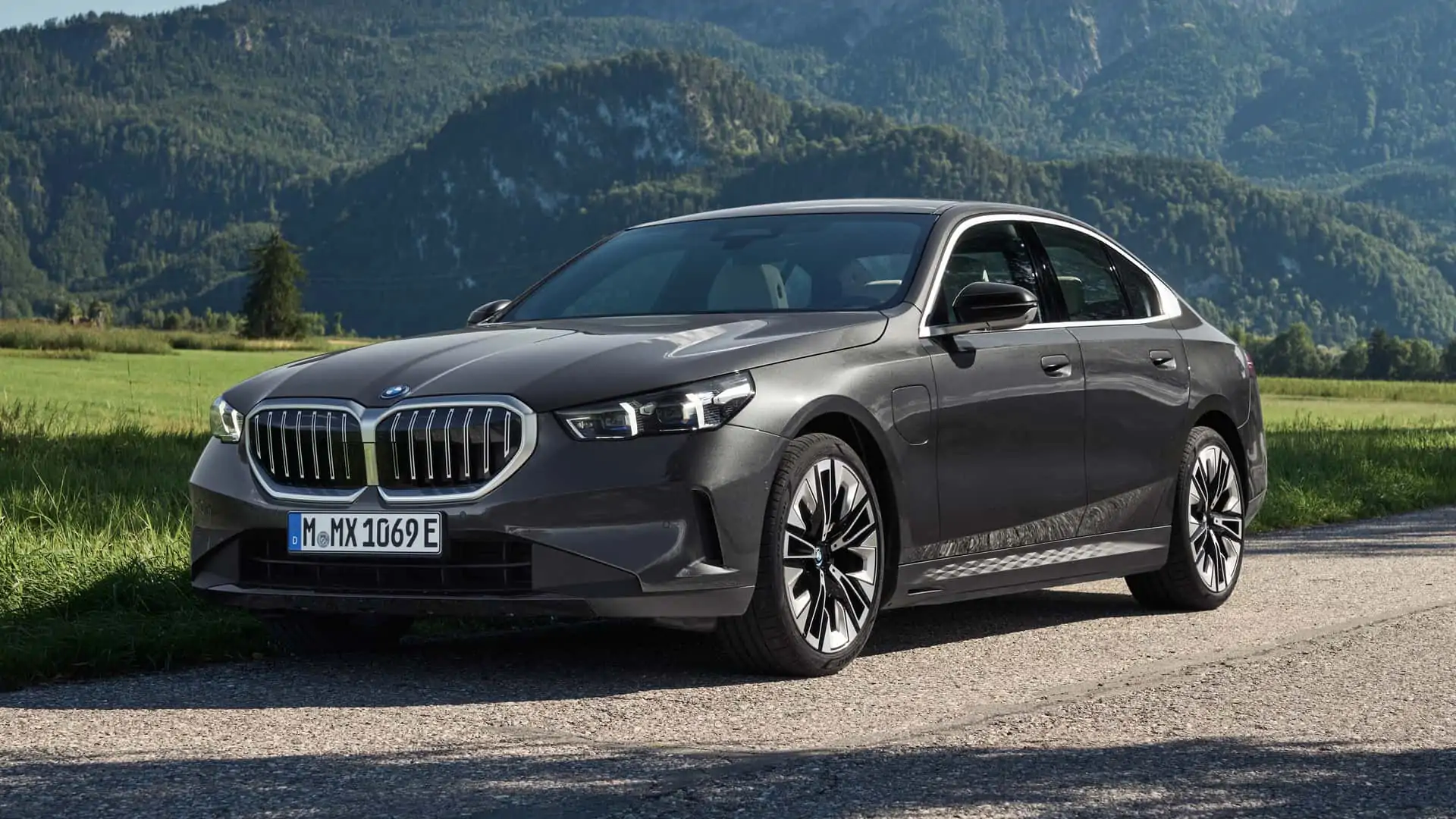 BMW 530e  2024 - voorkant