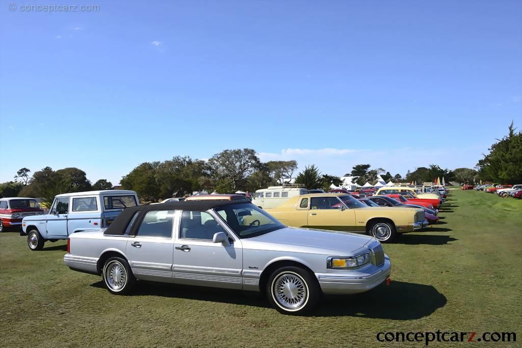 Foto van FORD LINCOLN TOWN CAR