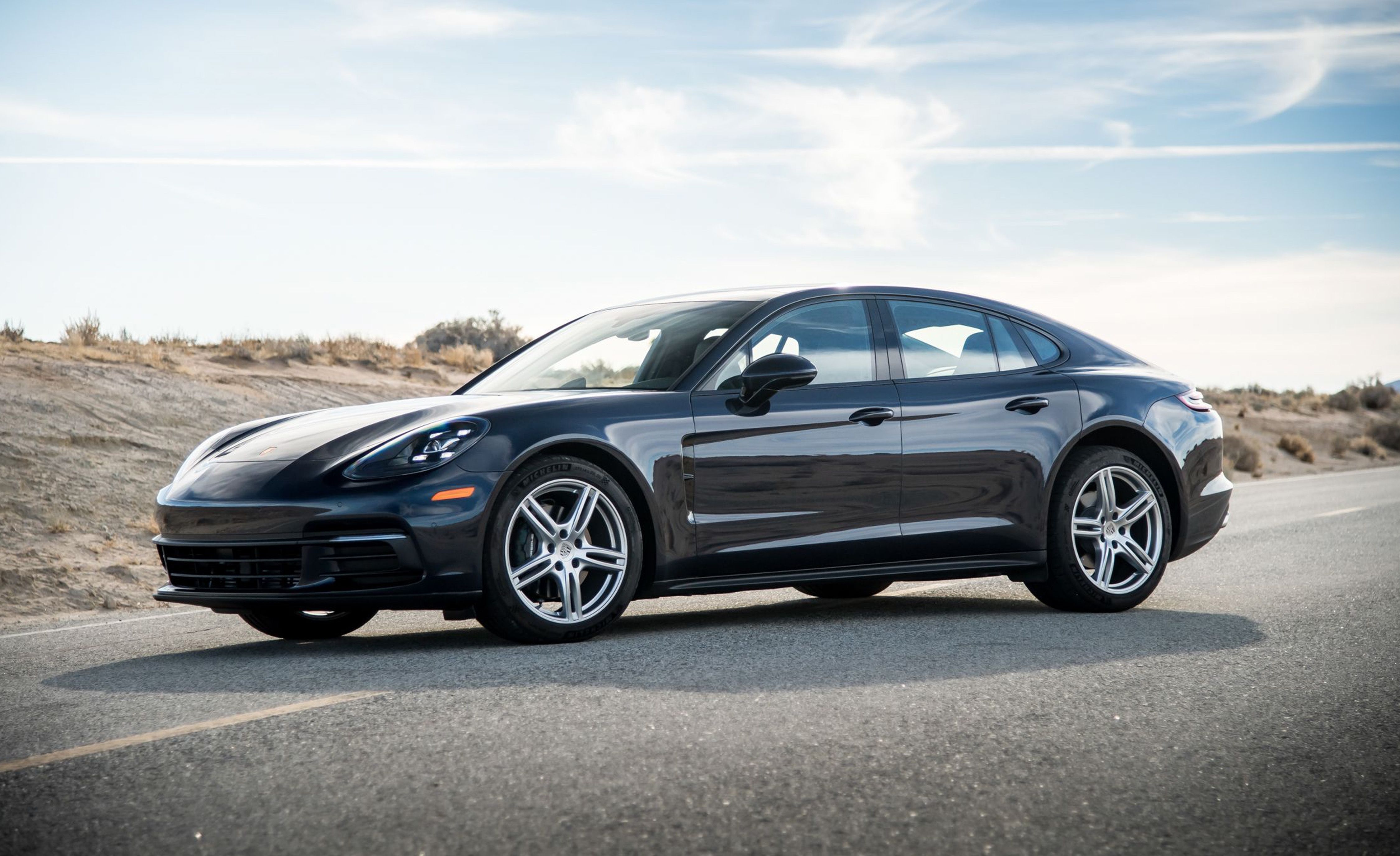 Foto van PORSCHE PANAMERA 4
