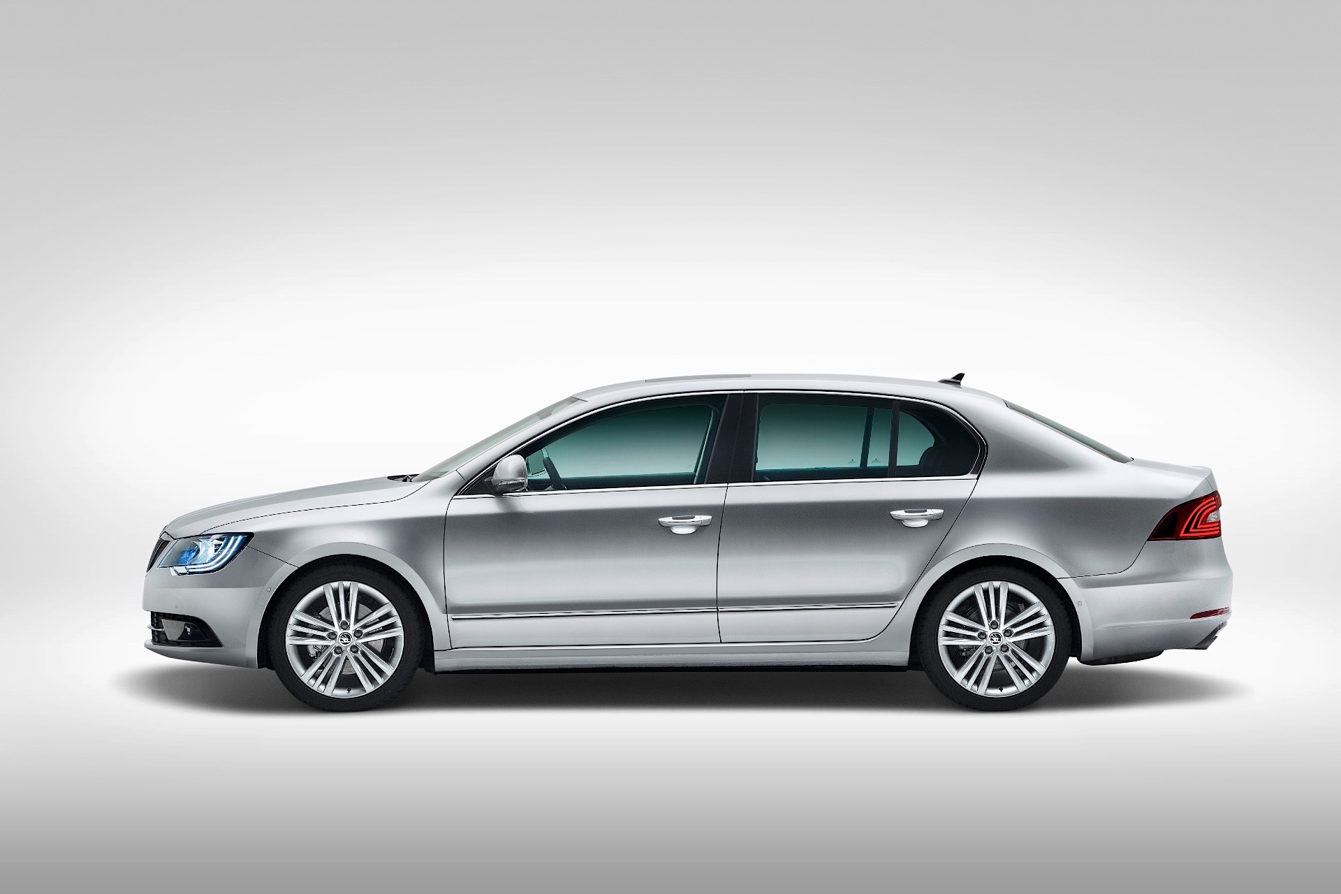 Skoda Superb  2015 - voorkant