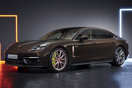 Foto van PORSCHE PANAMERA 4 E-HYBRID
