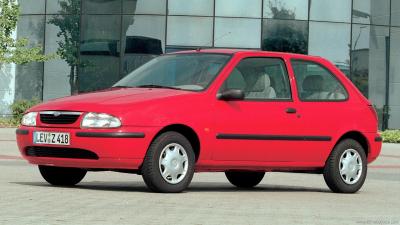 Foto van MAZDA MAZDA 121