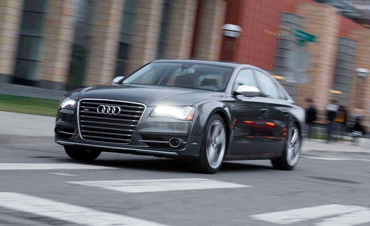 Foto van AUDI S8