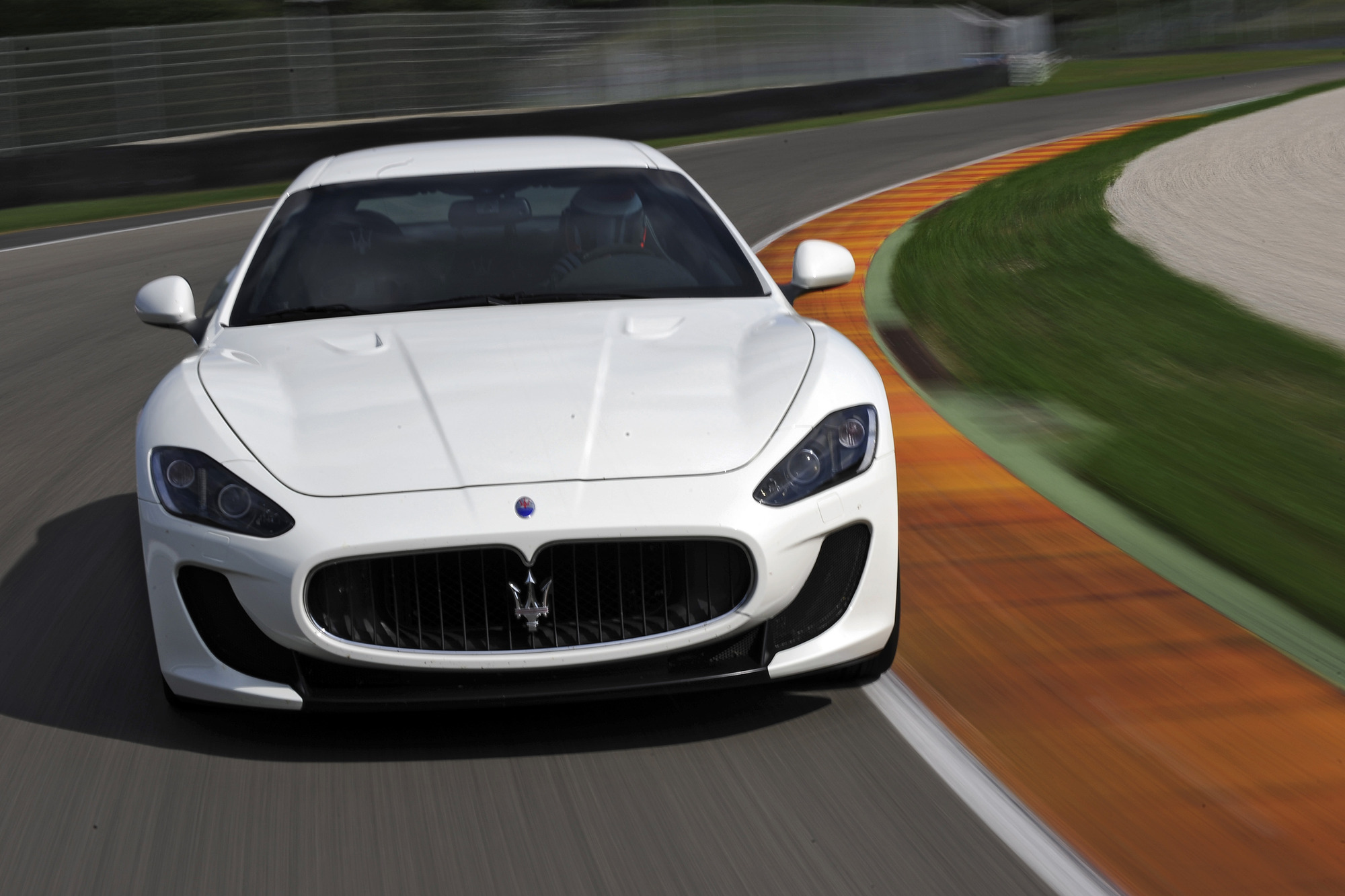 Foto van MASERATI GRANTURISMO
