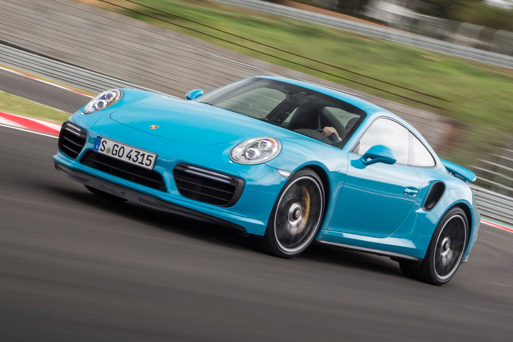 Foto van PORSCHE 911 TURBO S