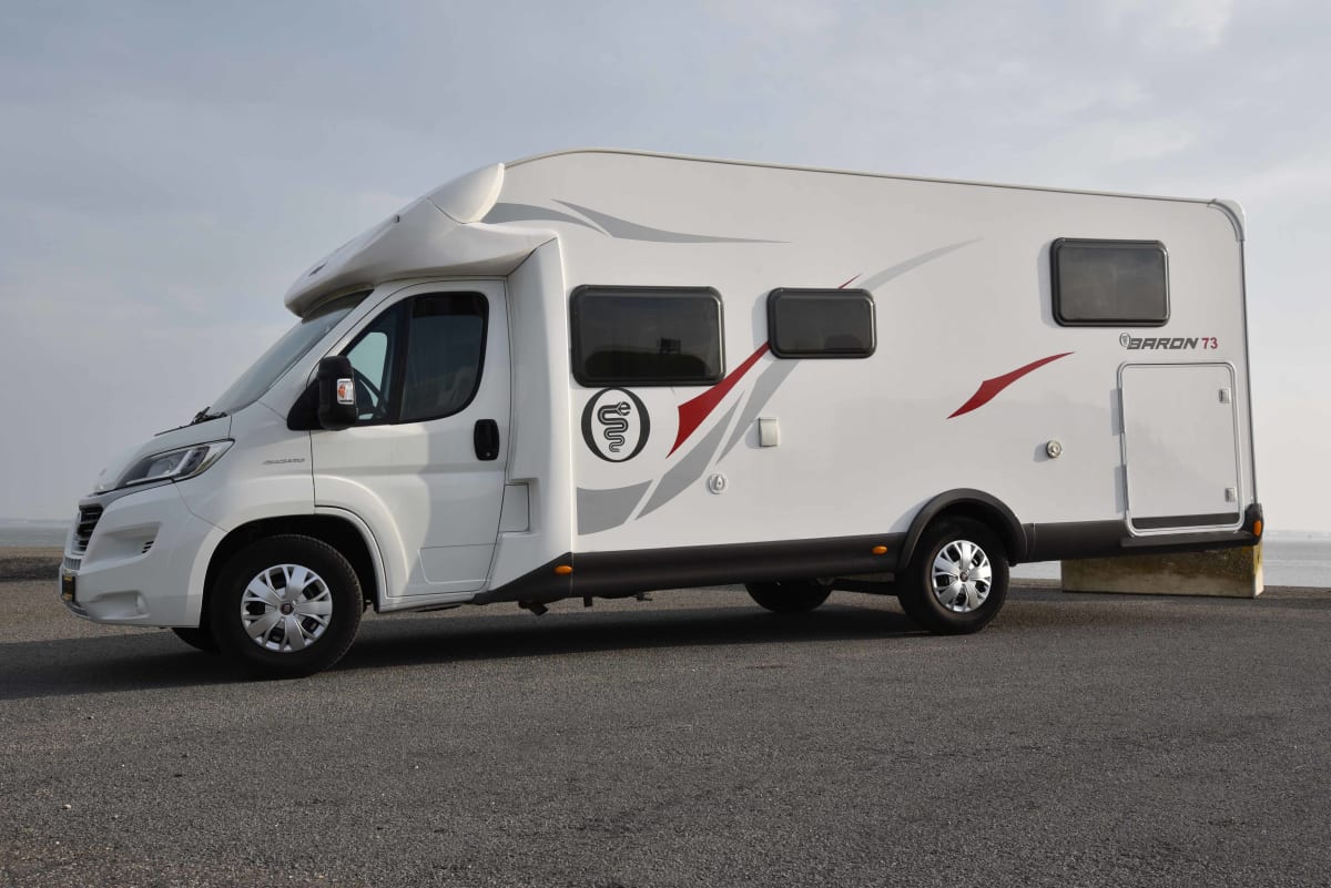 Foto van ELNAGH BARON 73