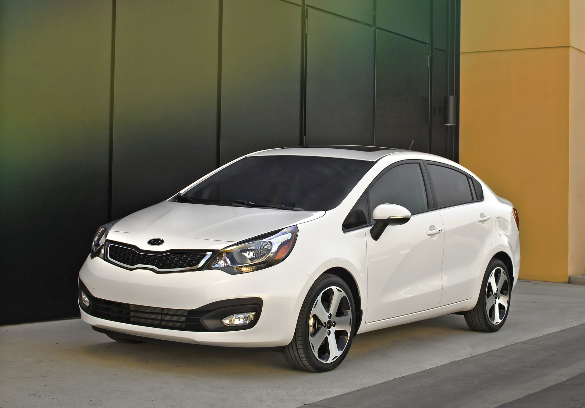 Kia Rio  2015 - voorkant